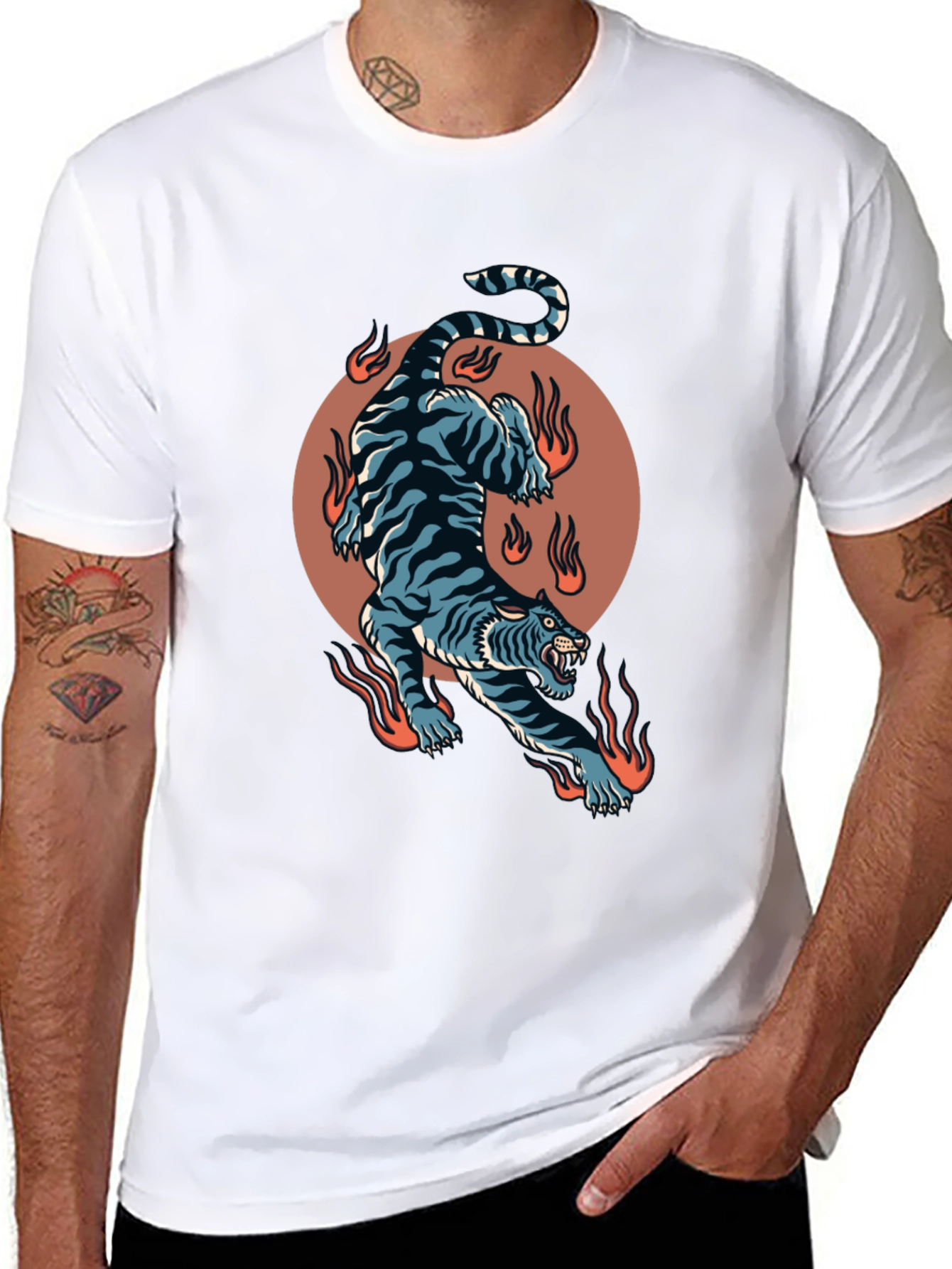 Fiery Tiger Graphic Tee - Bold Black T-Shirt