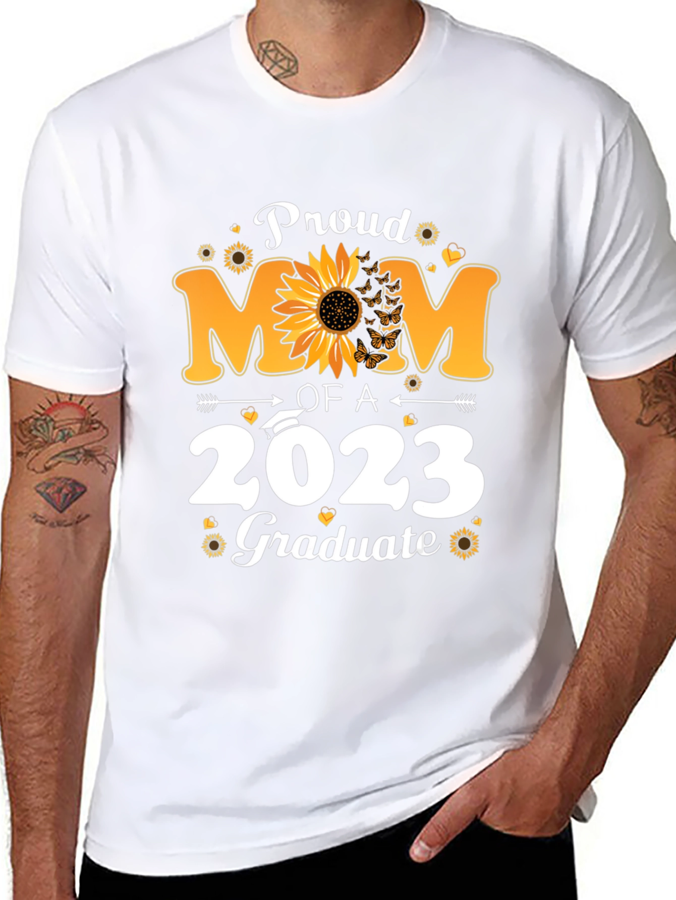 Proud Mom of a 2023 Graduate T-Shirt