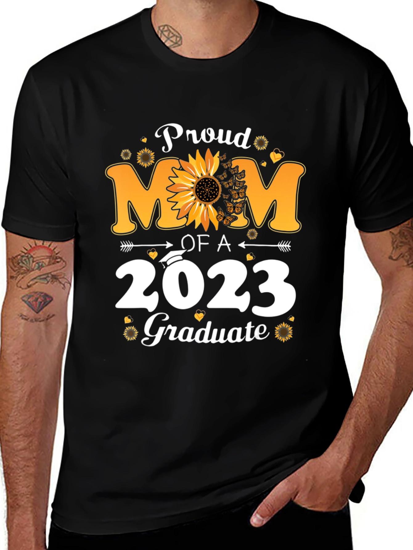 Proud Mom of a 2023 Graduate T-Shirt