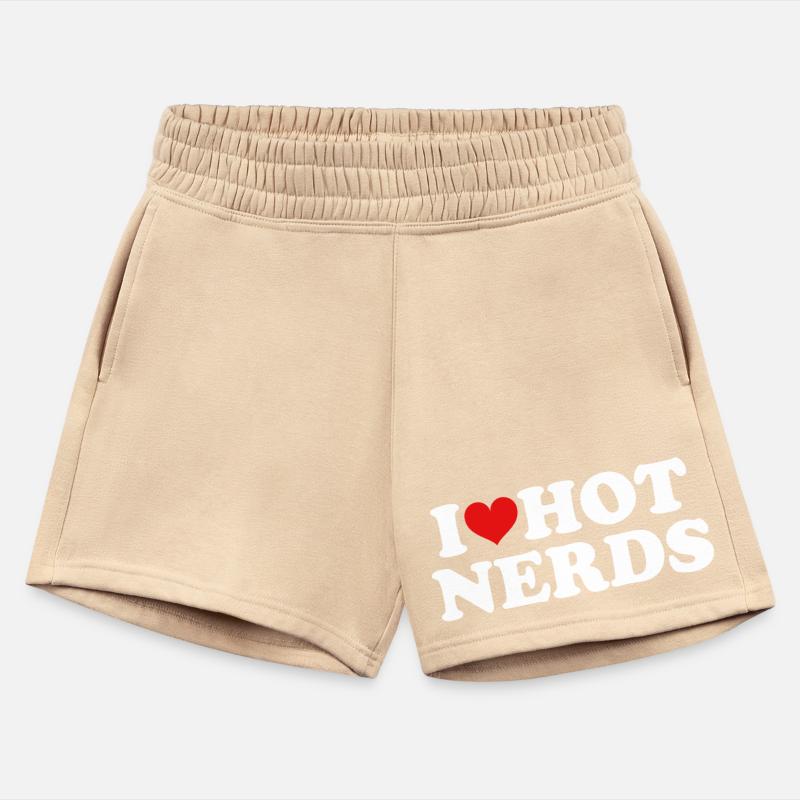 Bold I Heart Hot Nerds Graphic Tee