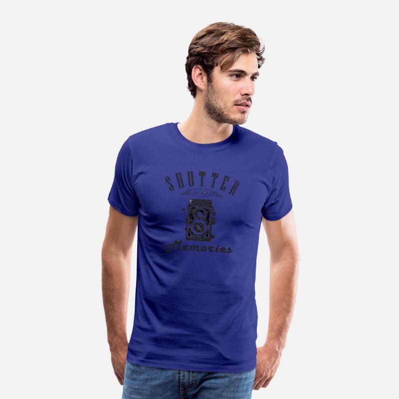 Vintage camera & retro photography t-shirt design